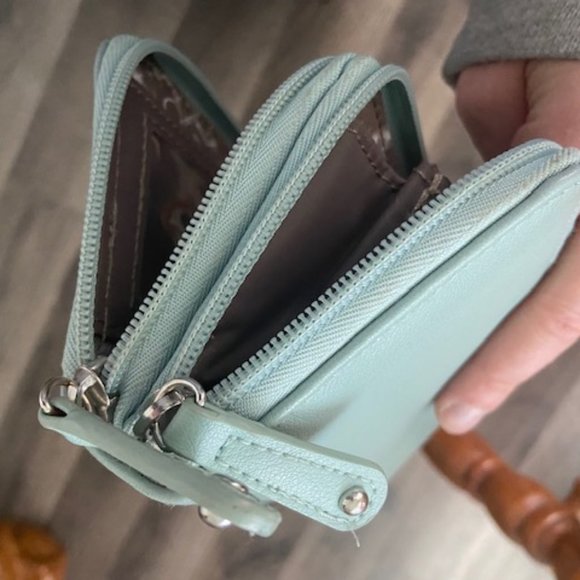 Jessica Simpson bifold zipper wallet - Picture 8 of 12